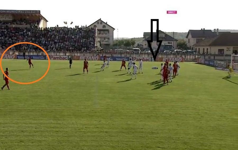 Cherecheș, încercuit, a înscris un supergol. Execuția a venit în timp ce un jucător al oaspeților, Bodișteanu, era întins pe gazon, după ce fusese lovit cu mingea în figură. CSM Zalău - Oțelul Galați 1-4 » Victorie la pas pentru Dorinel. Gazdele se consolează cu cel mai frumos gol al meciului
