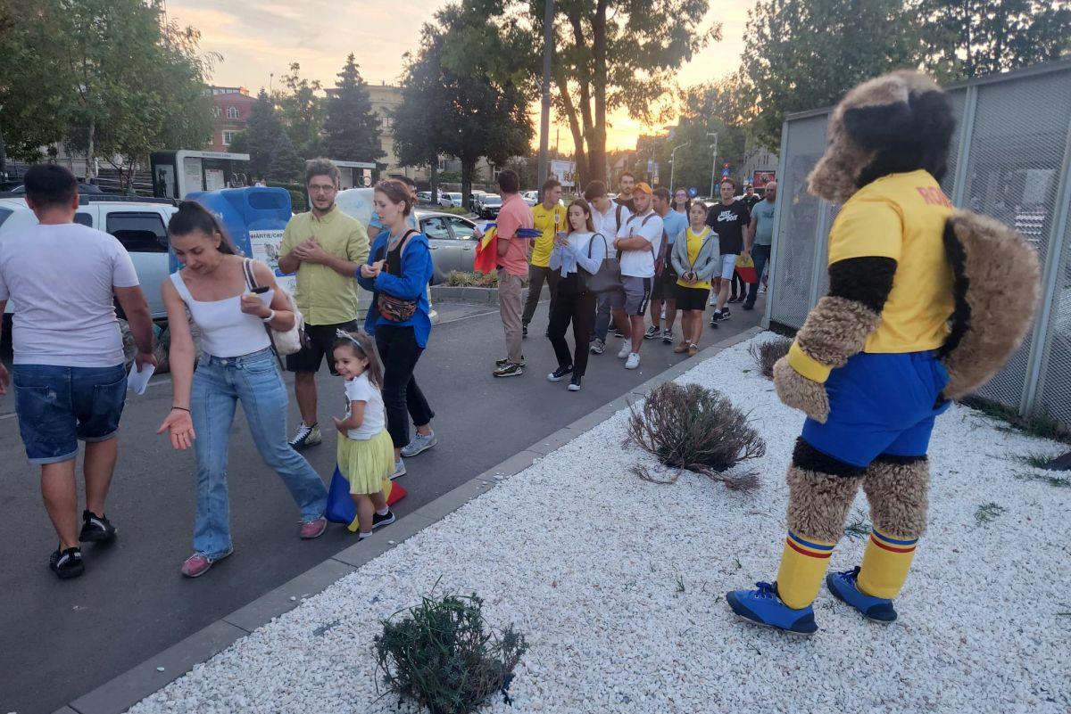 Prezent la meciul naționalei feminine, are un mesaj puternic: „Ce ciudat e să mergi pe un stadion unde nimeni nu înjură și nu îsi varsă frustrările. Tot respectul pentru aceste doamne!”