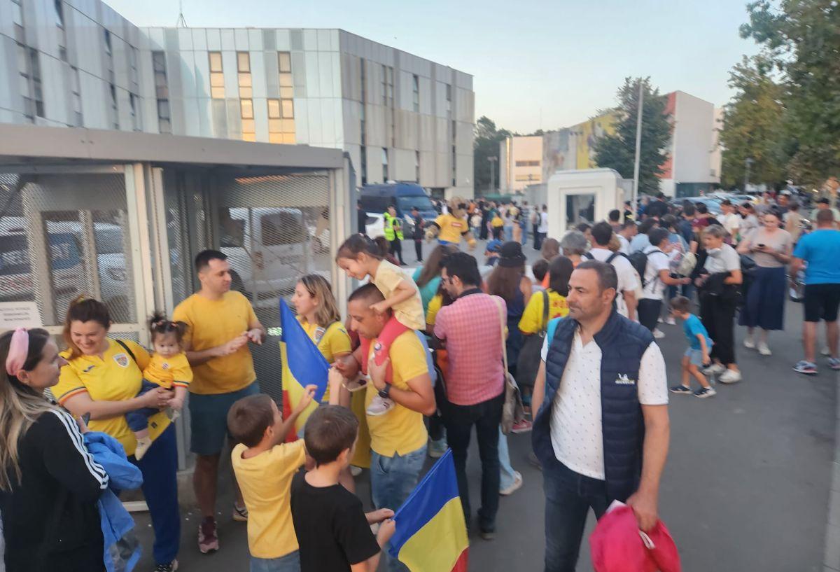 Prezent la meciul naționalei feminine, are un mesaj puternic: „Ce ciudat e să mergi pe un stadion unde nimeni nu înjură și nu îsi varsă frustrările. Tot respectul pentru aceste doamne!”