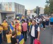 Cozile surprinse în afara stadionului / foto: Raed Krishan