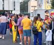 Cozile surprinse în afara stadionului / foto: Raed Krishan