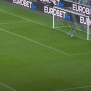 Răzvan Sava (Udinese) apără lovitura de la 11 metri executată de venezueleanul Ernesto Torregrossa, în minutul 84 al meciului cu Salernitana (3-1) din Coppa Italia / Foto: captură TV