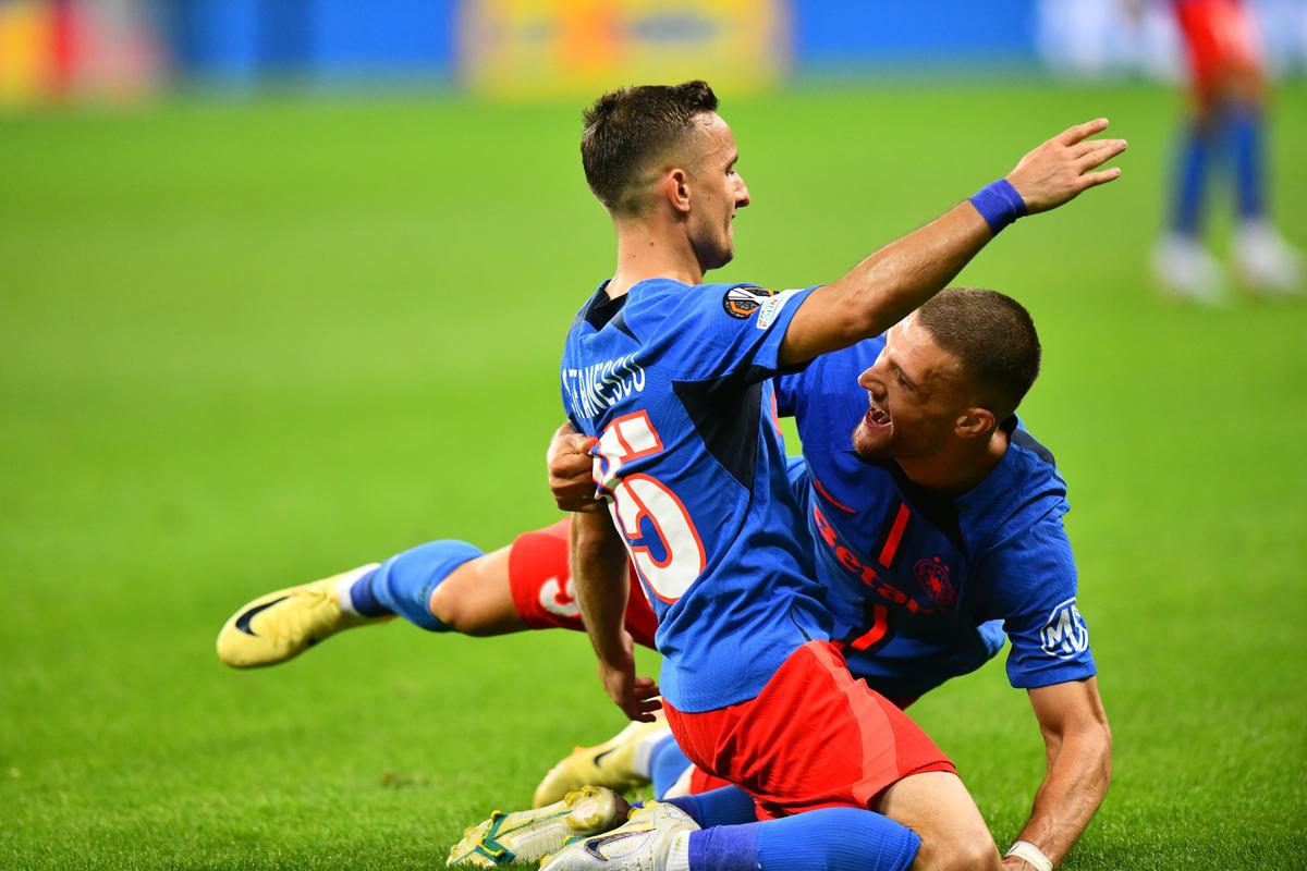 Doi fotbaliști de la FCSB, aleși în echipa primei etape a grupei Europa League