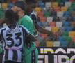 Răzvan Sava e felicitat de colegi pentru penaltyul apărat la scorul de 3-1 pentru Udinese contra Salernitanei / Foto: captură TV