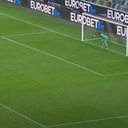 Răzvan Sava (Udinese) apără lovitura de la 11 metri executată de venezueleanul Ernesto Torregrossa, în minutul 84 al meciului cu Salernitana (3-1) din Coppa Italia / Foto: captură TV
