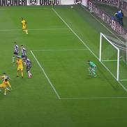 Penaltyul comis în careul friulanilor de Jurgen Peter Ekkelenkamp / Foto: captură TV