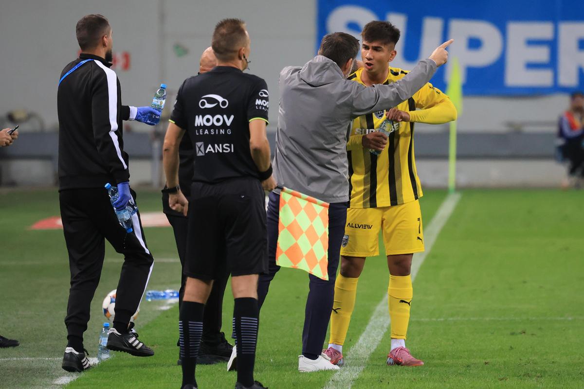 Universitatea Craiova - Dinamo, derby cu 4 reușite pe „Oblemenco” » GOL DECISIV în minutul 90! Clasamentul ACUM