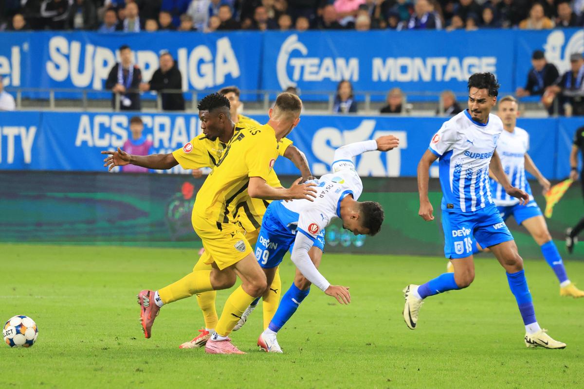 Imagini din meci Craiova - Dinamo, etapa #11 // foto: Ionuț Iordache (GSP)