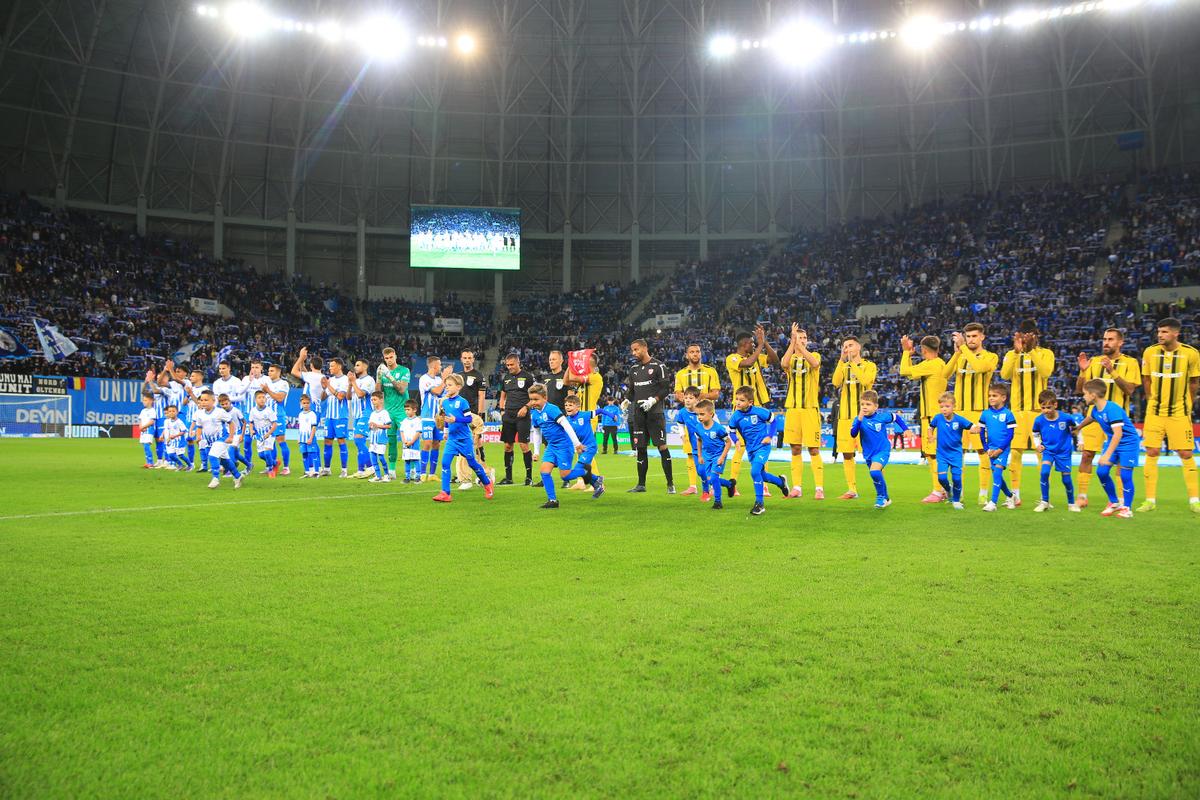 Imagini din meci Craiova - Dinamo, etapa #11 // foto: Ionuț Iordache (GSP)