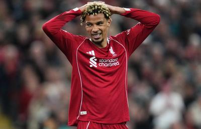 Liverpool l-a amendat drastic pe Hugo Ekitike pentru cartonașul roșu „stupid”