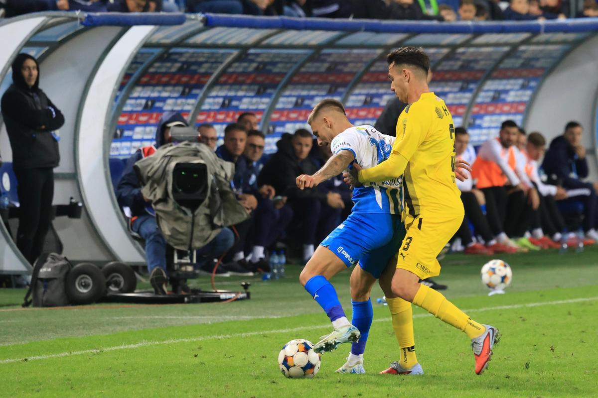 Imagini din meci Craiova - Dinamo, etapa #11 // foto: Ionuț Iordache (GSP)
