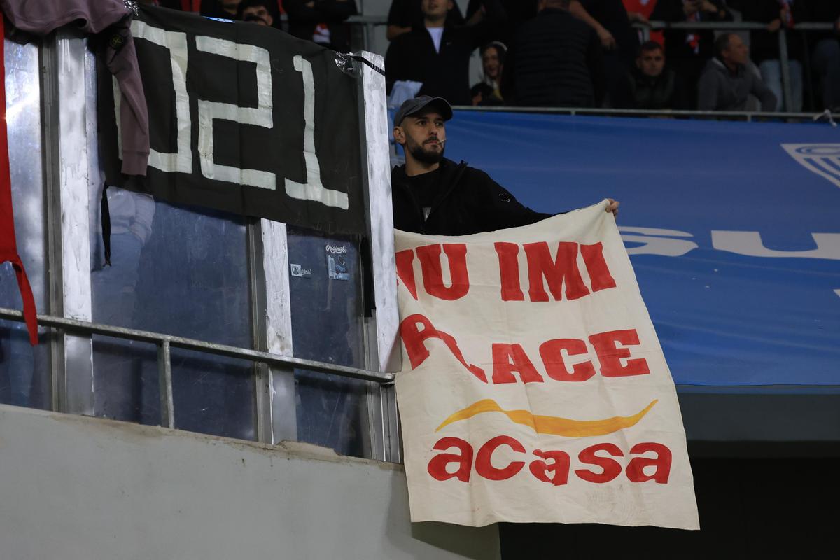 Fanii dinamoviști, mesaj ironic către LPF: „De luni de zile... Mulțumim!”