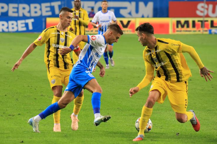 Imagini din meci Craiova - Dinamo, etapa #11 // foto: Ionuț Iordache (GSP)