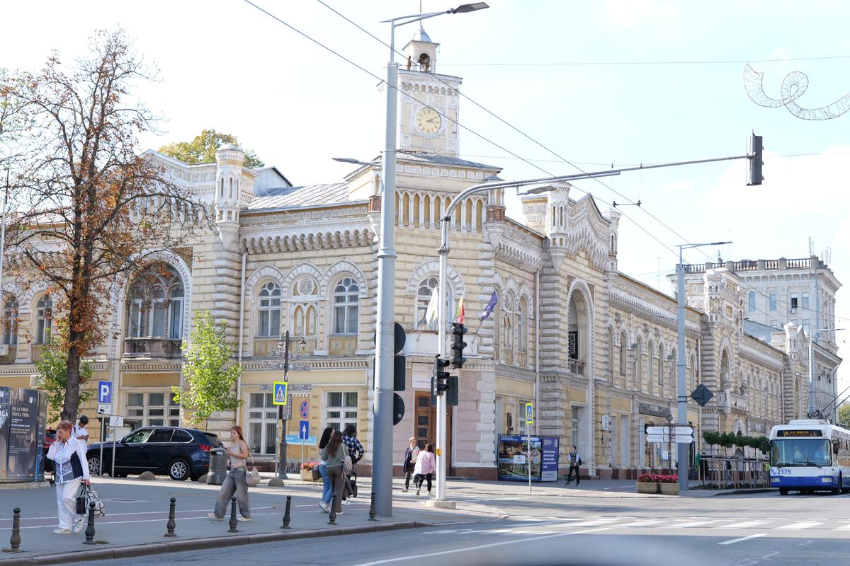 Chișinăul în imagini. Săptămână crucială peste Prut, unde moldovenii își decid viitorul prin alegerile parlamentare