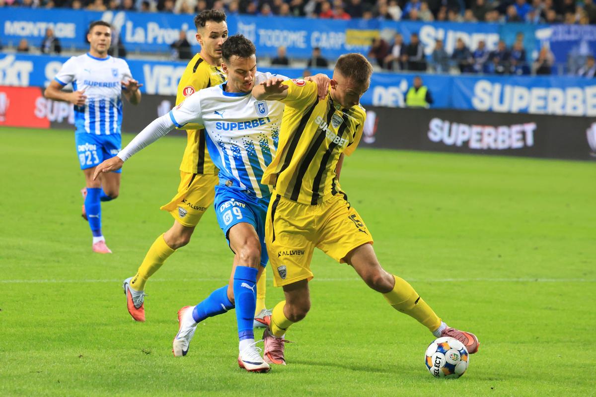 Imagini din meci Craiova - Dinamo, etapa #11 // foto: Ionuț Iordache (GSP)