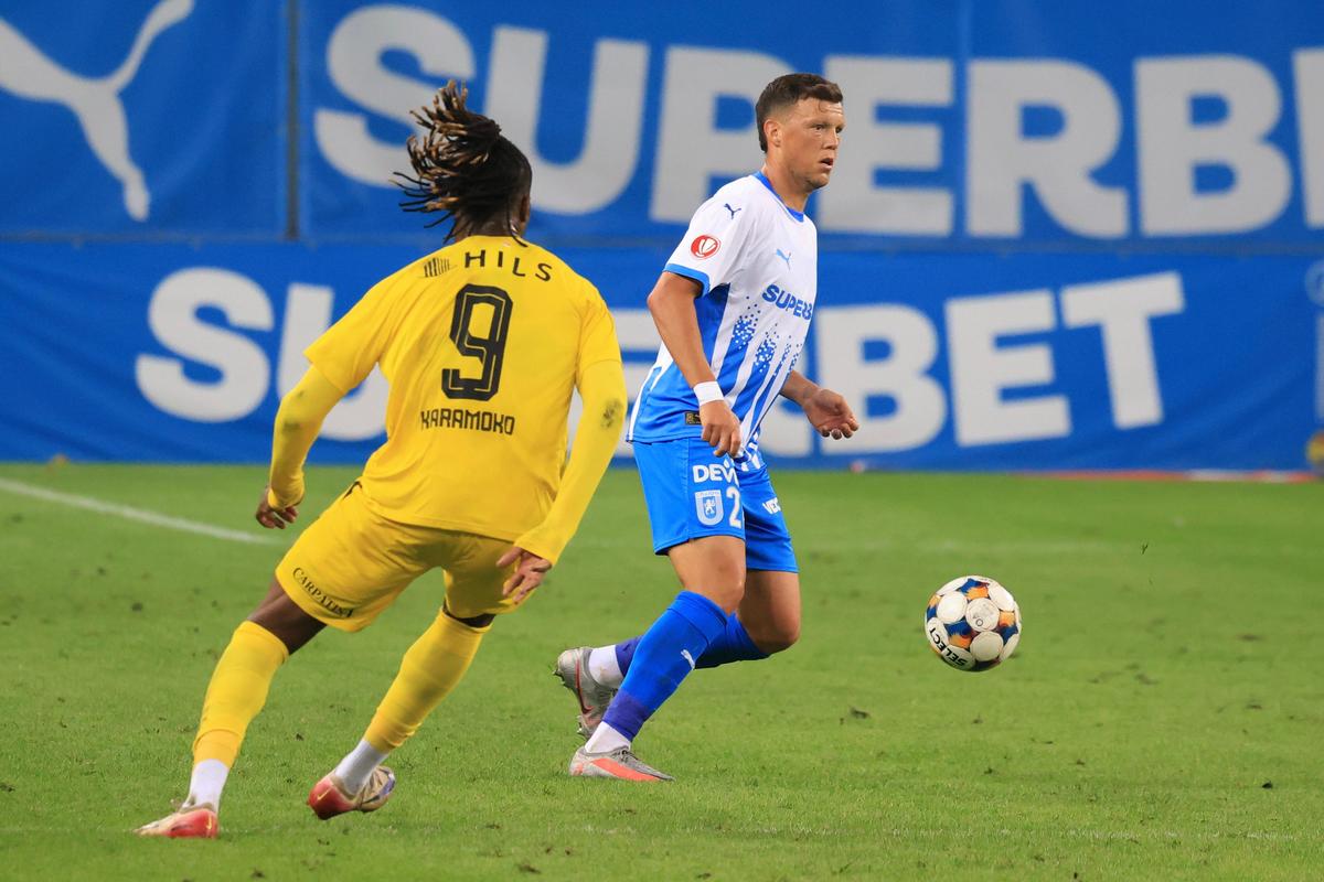 Imagini din meci Craiova - Dinamo, etapa #11 // foto: Ionuț Iordache (GSP)