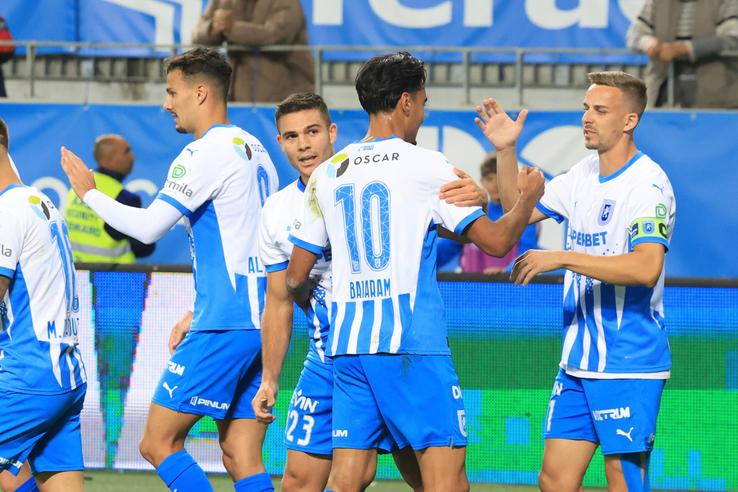 Imagini din meci Craiova - Dinamo, etapa #11 // foto: Ionuț Iordache (GSP)