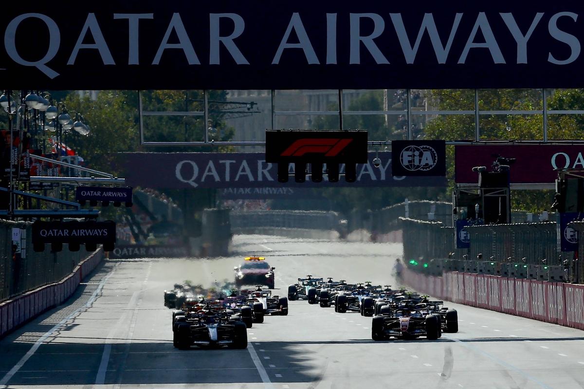 Istorie în Formula 1! După victoria lui Russell de la Baku, Mercedes a depășit Ferrari la numărul de victorii all-time