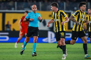 UEFA a stabilit cine arbitrează România - Bosnia