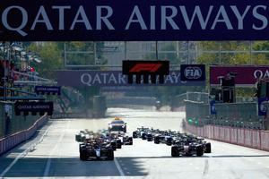 Marele Premiu de Formula 1 din Azerbaidjan » Russell domină cursa de la Baku, piloții Red Bull se luptă între ei!