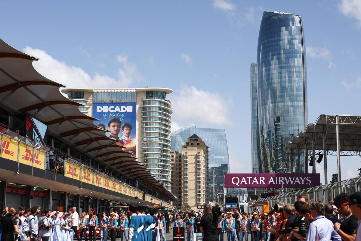 Istorie în Formula 1! După victoria lui Russell de la Baku, Mercedes a depășit Ferrari la numărul de victorii all-time