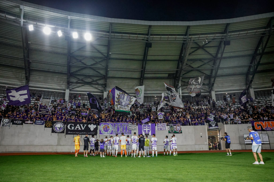 Fanii lui Poli Timișoara la meciul cu Rapid din Cupa României // foto: facebook @Politehnica Timișoara Poli Timișoara - Steaua, mutat din oraș » Unde se joacă cel mai tare duel al etapei a noua din Liga 2