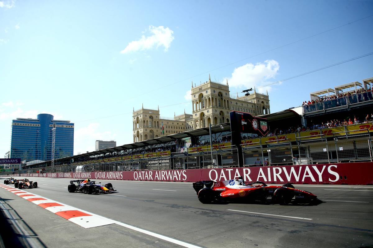 Istorie în Formula 1! După victoria lui Russell de la Baku, Mercedes a depășit Ferrari la numărul de victorii all-time