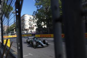 Istorie în Formula 1! După victoria lui Russell de la Baku, Mercedes a depășit Ferrari la numărul de victorii all-time