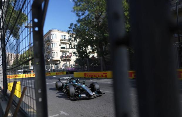 Istorie în Formula 1! După victoria lui Russell de la Baku, Mercedes a depășit Ferrari la numărul de victorii all-time