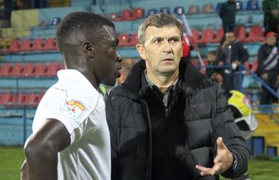 HERMANNSTADT - FCSB 0-4 // Eugen Neagoe și-a distrus jucătorii: „Mai vin 10 antrenori și degeaba. Își fac poze, îi văd prietenele la TV și gata. E rușinos!”