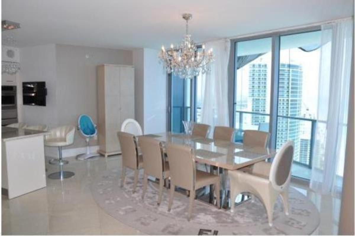 FOTO Cristi Borcea și-a vândut apartamentul din Miami » Ce profit a scos și cum arată penthouseul
