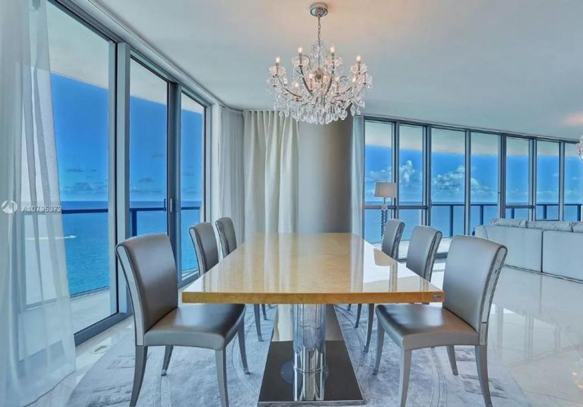 FOTO Cristi Borcea și-a vândut apartamentul din Miami » Ce profit a scos și cum arată penthouseul