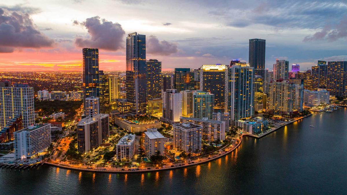 FOTO Cristi Borcea și-a vândut apartamentul din Miami » Ce profit a scos și cum arată penthouse-ul