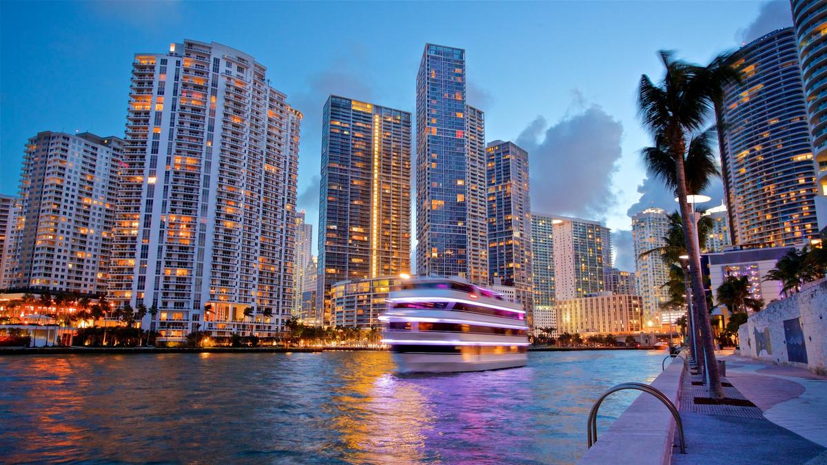 FOTO Cristi Borcea și-a vândut apartamentul din Miami » Ce profit a scos și cum arată penthouse-ul