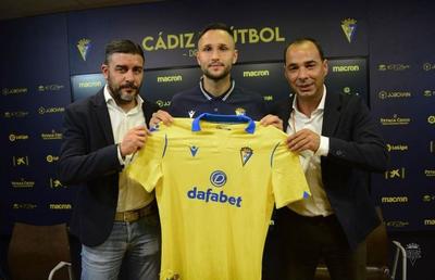 „Are o problemă de adaptare” » Antrenorul lui Cadiz explică situația lui Florin Andone