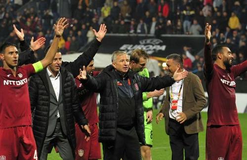 CFR Cluj a fost somată să plătească aproximativ 92.000 de euro către Alass Group SRL, firma care deține hotelul unde campioana își desfășoară cantonamentele.