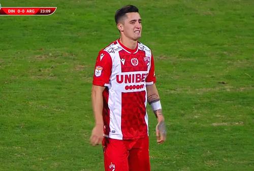 Steliano Filip (27 de ani) a părăsit terenul accidentat în minutul 24 al meciului Dinamo - FC Argeș, din optimile de finale ale Cupei României.