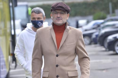 Marius Șumudică (51 de ani), antrenor în Arabia Saudită la Al-Raed, spune că Adrian Mititelu (54 de ani) i l-a impus pe preparatorul fizic Dan Vasilică în staff, în momentul ofertei primite anul trecut de la FCU Craiova.