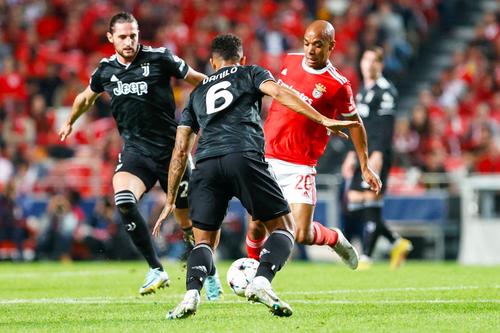 Jucătorii lui Juventus, în negru, FOTO: Imago