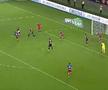 Gol de cascadorii râsului în CSA Steaua - Ceahlăul: autor, fostul dinamovist Mihai Neicuțescu