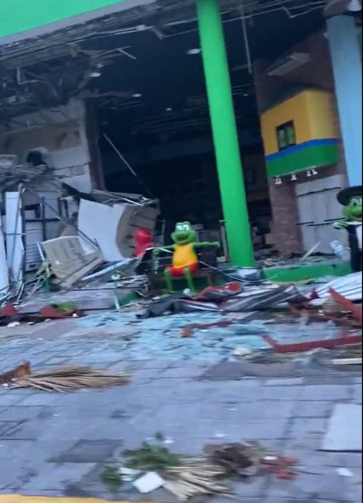 Arena de 5 stele, devastată de cea mai puternică furtună din istoria țării » Imagini cu prăpădul lăsat în urmă