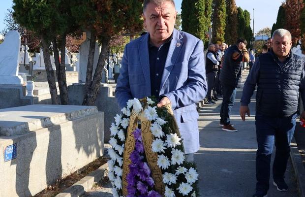 Primarul a mers la mormântul lui Nicolae Dobrin și și-a însușit ultima decizie luată la FC Argeș: „E solicitarea mea, sunt convins că va fi aprobată”