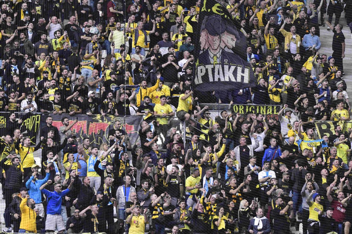 Scenografia serii în Europa a fost afișată la Marseille - AEK Atena » Ce au făcut galeriile implicate înaintea meciului