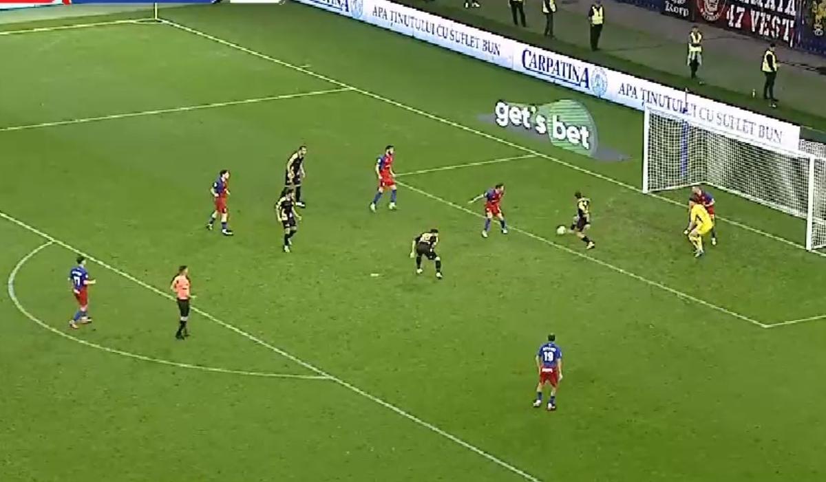 Gol de cascadorii râsului în CSA Steaua - Ceahlăul: autor, fostul dinamovist Mihai Neicuțescu