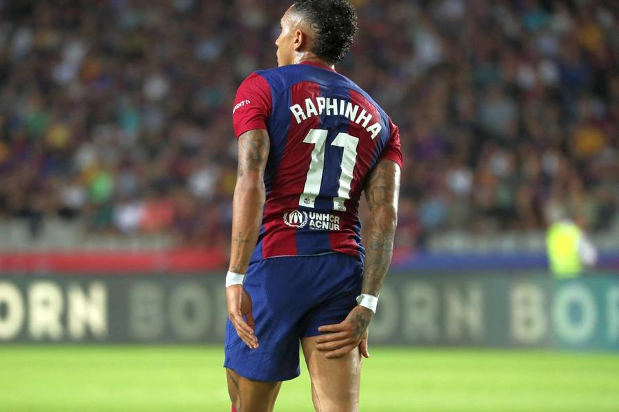 Raphinha s-a confruntat cu mai multe accidentări și în sezonul trecut la Barcelona / Foto: Imago Lovitură pentru Barcelona: a ieșit din antrenamentul de azi » „Coșmarul” lui Real Madrid ratează El Clasico!