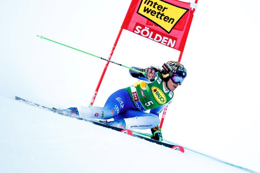 Federica Brignone în acțiune la Solden Foto: Imago A început Cupa Mondială de schi alpin » Federica Brignone, cea mai vârstnică învingătoare la slalom uriaș