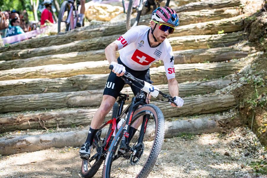 Mathias Fluckiger în proba de cross-country de la Paris 2024 Foto: Imago Exonerat de vină în cazul de dopaj, un medaliat olimpic cu argint așteaptă scuze din partea Agenției Anti-Doping din țara sa