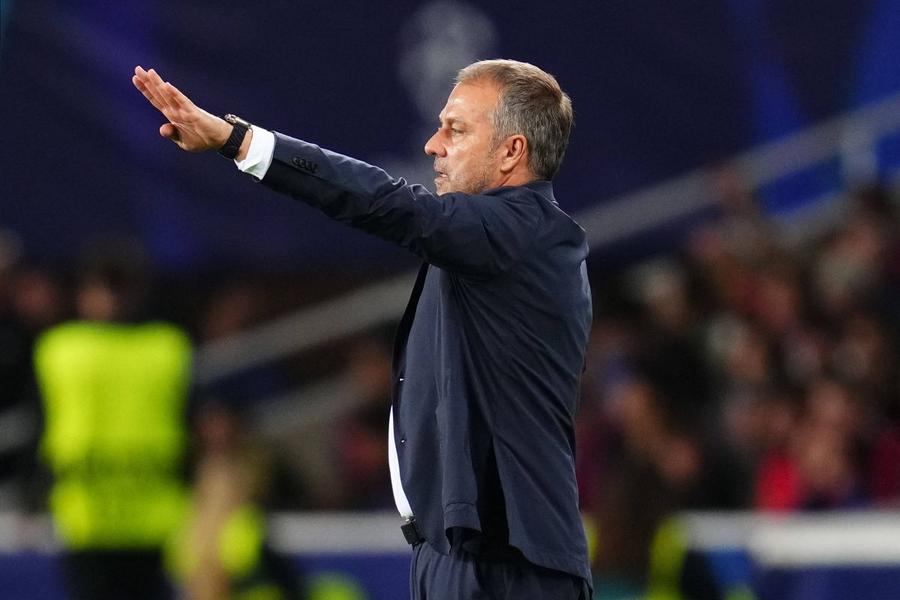 Hansi Flick a câștigat ca jucător șase trofee cu Bayern, iar ca antrenor are șapte, tot cu gruparea bavareză / Foto: Imago Duelul antrenorilor separați de 1.000 de meciuri: Mourinho, egalat în El Clasico » Urmașul lui Xavi revine la Madrid după 36 de ani