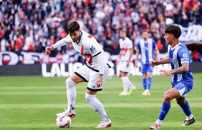 Andrei Rațiu a impresionat din nou în Spania » Fanii lui Rayo Vallecano au avut doar cuvinte de laudă la adresa internaționalului român