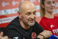 Prezent la Cluj cu naționala Turciei, Costică Buceschi trage un semnal de alarmă: „Dacă mergem în continuare pe acest drum, handbalul va avea mult de suferit”